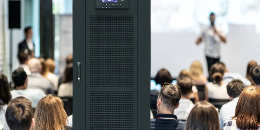 Powercom представив новинку модульний ДБЖ ONL-M на конференції «СЕГ 2016»